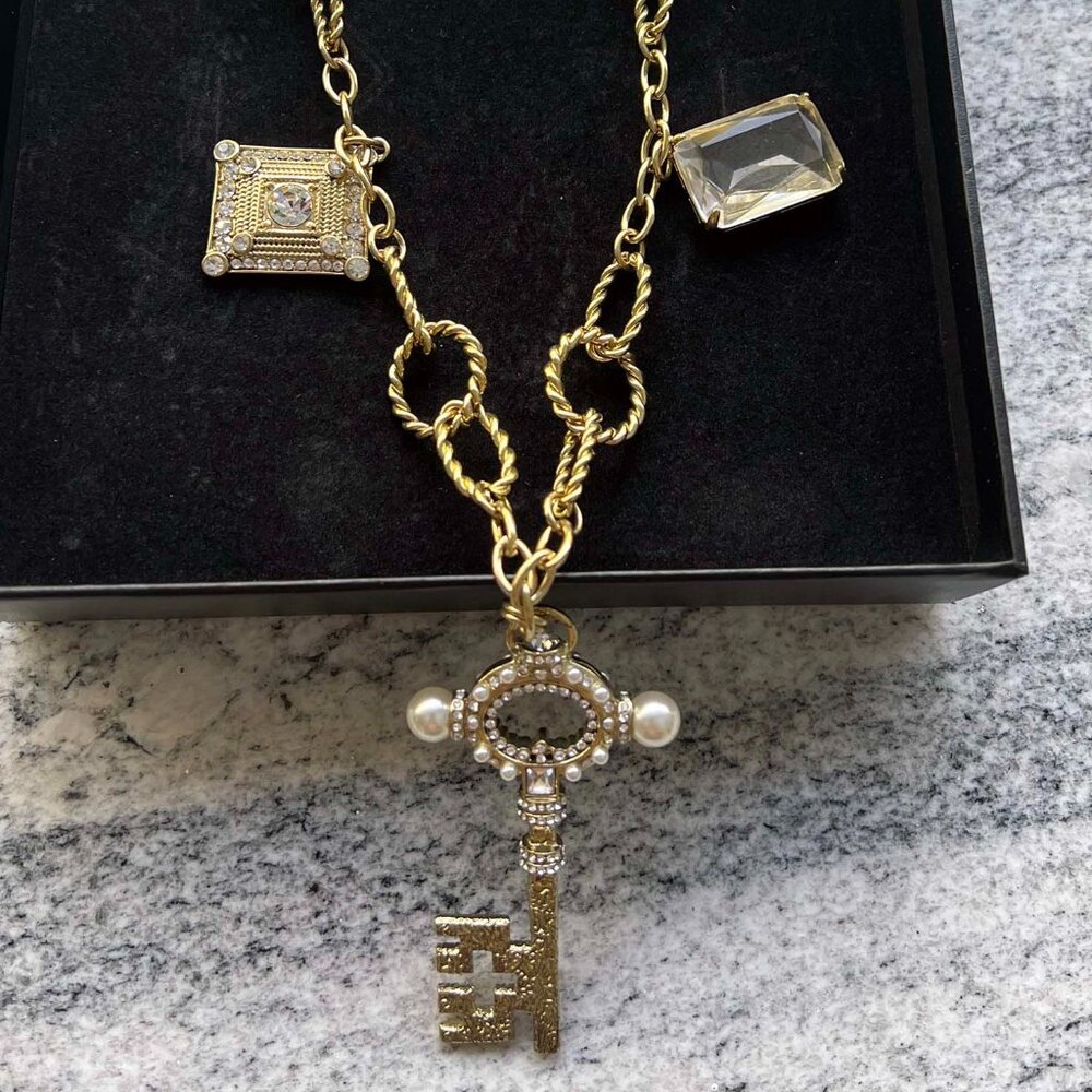Heidi Daus "Keystone Charm" Crystal & Pearl Chain Link Toggle Necklace w/Box
